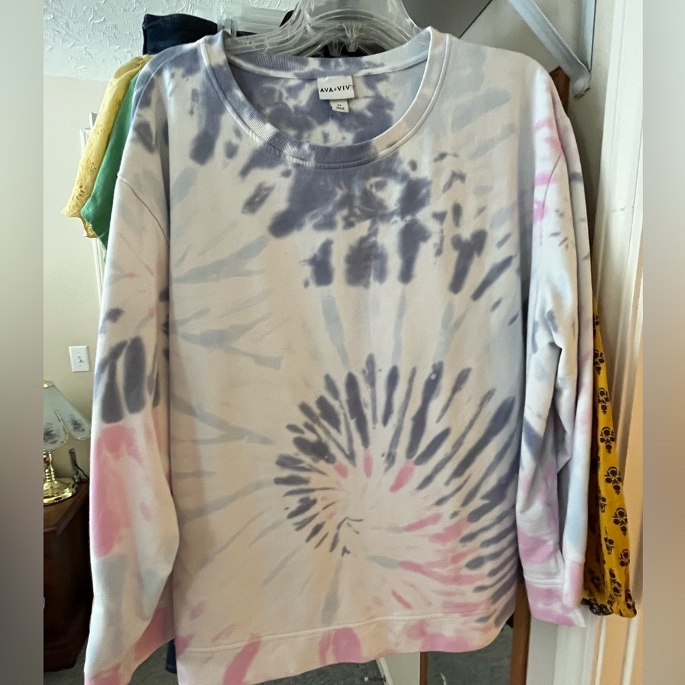 Women’s plus size sweatshirt